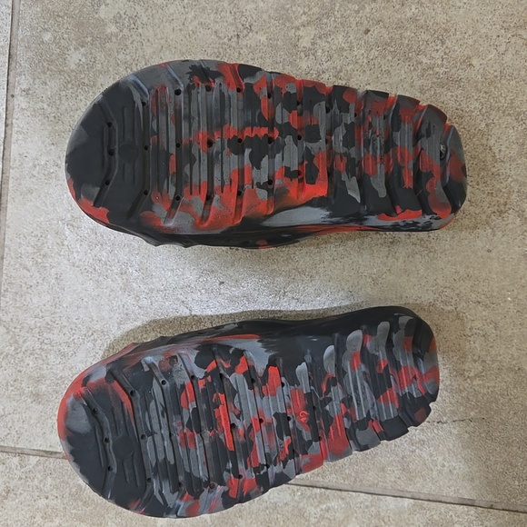 Sketchers slides size 12 - Picture 2 of 2